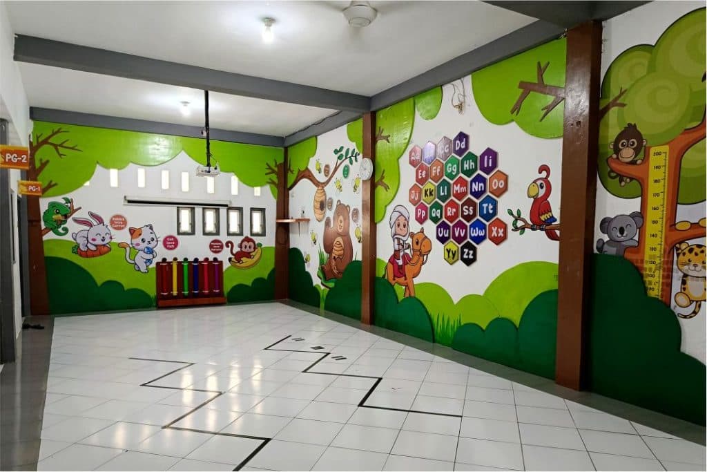 Little Camel Campus Tour 3