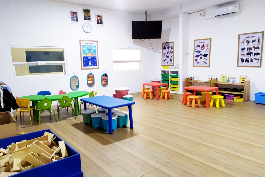 Little Camel Campus Tour 8